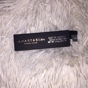 Anastasia Beverly Hills lipstick- Smoke